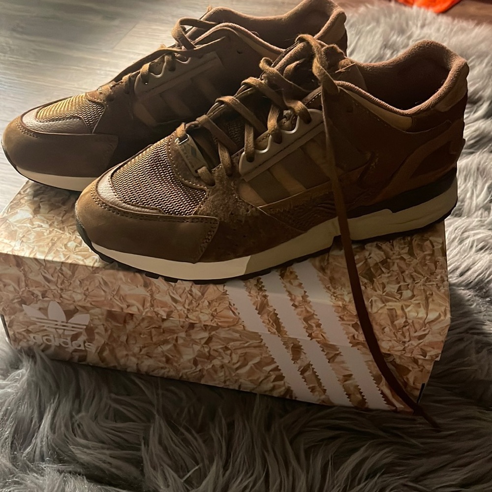 Adidas Schokohase size7